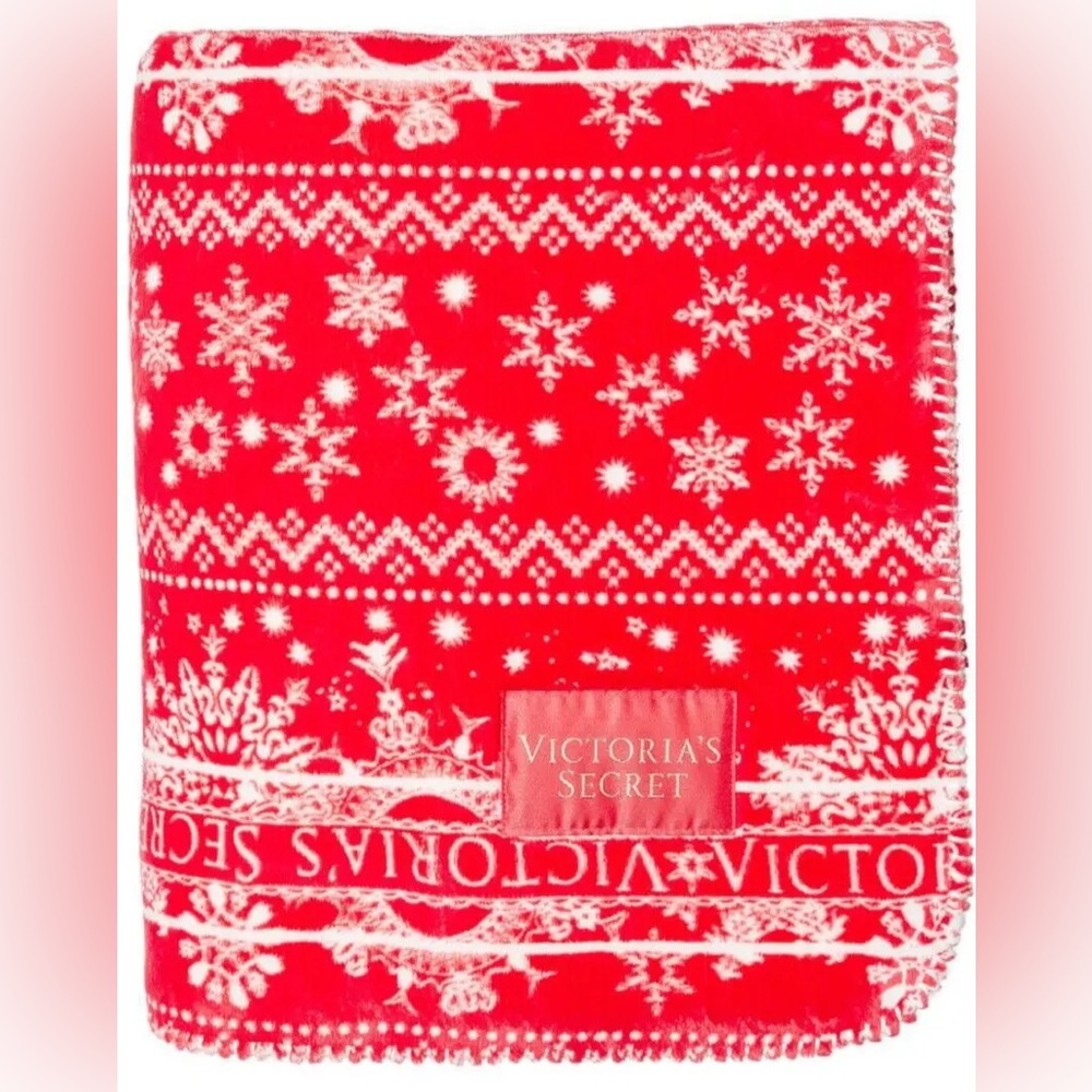 Victoria Secret Plush Sherpa Throw Blanket